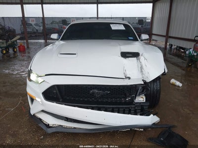 FORD MUSTANG