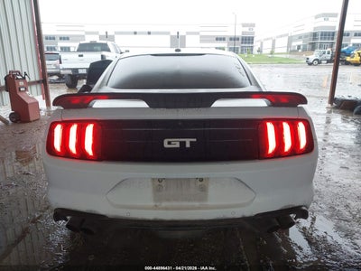 FORD MUSTANG