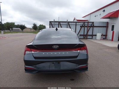 2021 HYUNDAI ELANTRA 21