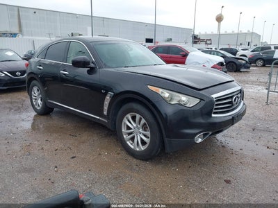 INFINITI QX70