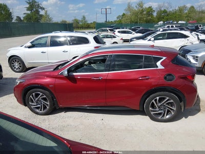 INFINITI QX30