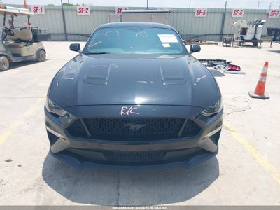 FORD MUSTANG