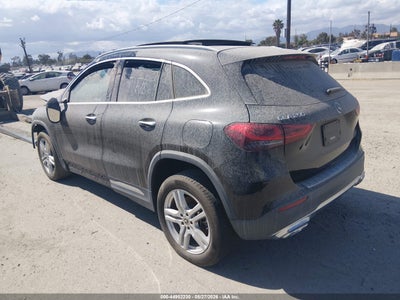 MERCEDES-BENZ GLA 250