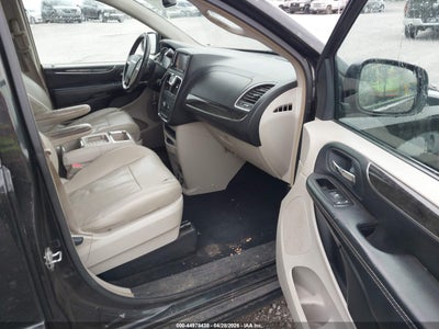 CHRYSLER TOWN & COUNTRY