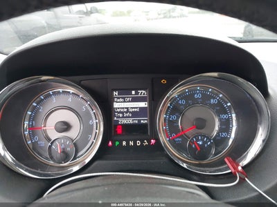 CHRYSLER TOWN & COUNTRY