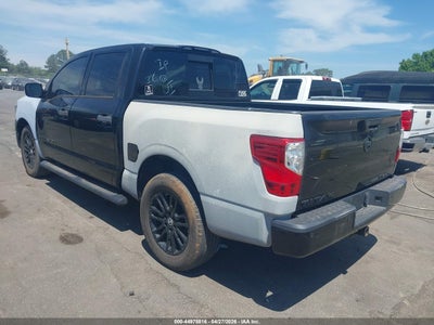 NISSAN TITAN