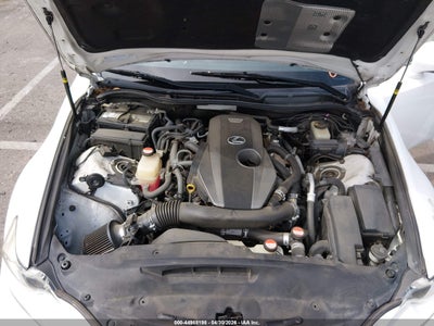 LEXUS IS 200T