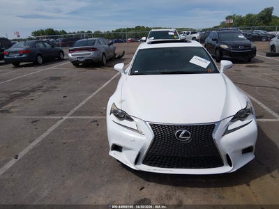 LEXUS IS 200T