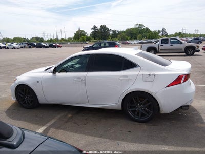 LEXUS IS 200T