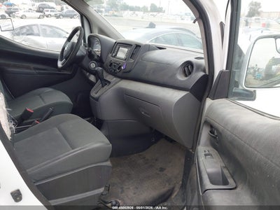 NISSAN NV200