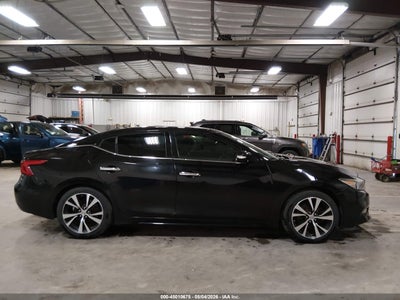 NISSAN MAXIMA
