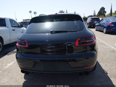 PORSCHE MACAN