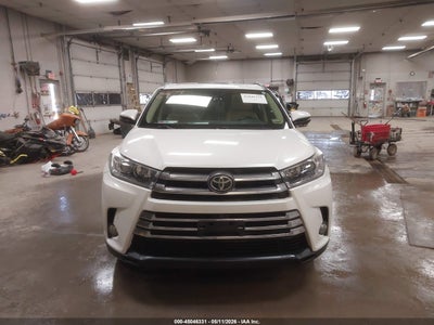 2017 TOYOTA HIGHLANDER 12