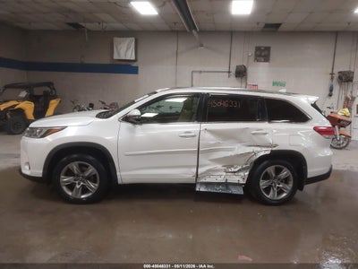 2017 TOYOTA HIGHLANDER 14