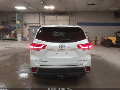 2017 TOYOTA HIGHLANDER 16