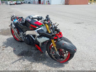 2021 Aprilia Tuono V4