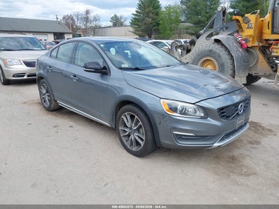 2016 Volvo S60 Cross Country