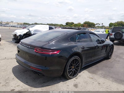PORSCHE PANAMERA