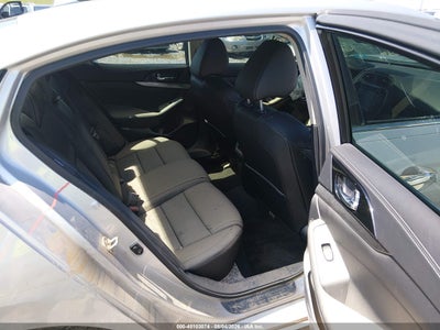 NISSAN MAXIMA