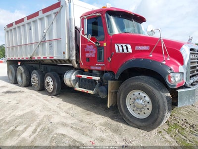 2008 Mack 700