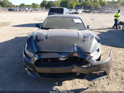FORD MUSTANG
