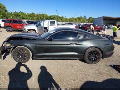 FORD MUSTANG