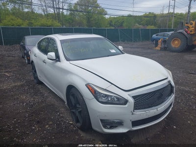 2016 Infiniti Q70