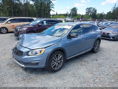 VOLVO V60 CROSS COUNTRY