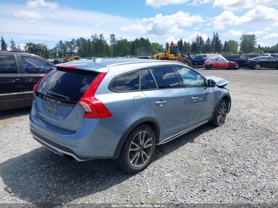 VOLVO V60 CROSS COUNTRY