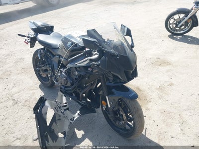 2025 Yamaha Yzfr7