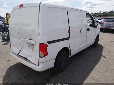 NISSAN NV200