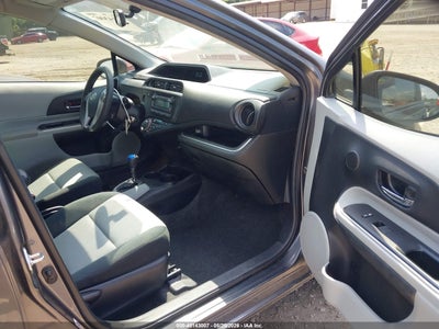 2014 TOYOTA PRIUS C TWO