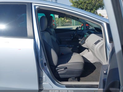 TOYOTA PRIUS V