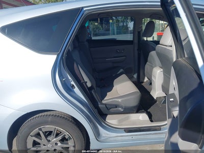 TOYOTA PRIUS V
