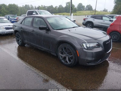 CHRYSLER 300