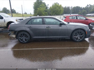 CHRYSLER 300