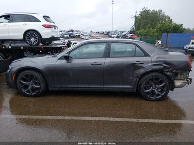 CHRYSLER 300