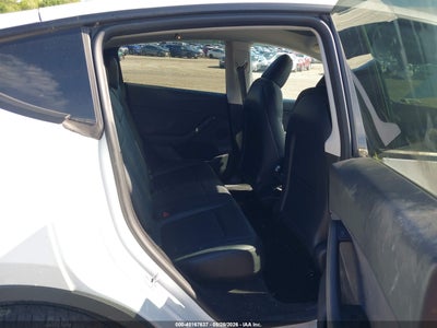 2023 TESLA MODEL Y 8