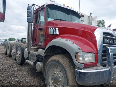 2016 Mack 700