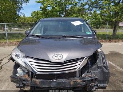 TOYOTA SIENNA