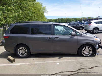 TOYOTA SIENNA
