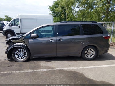 TOYOTA SIENNA