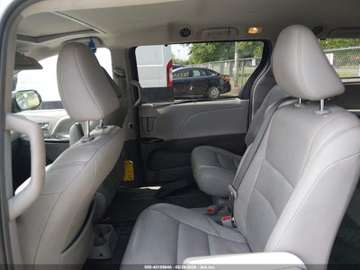 TOYOTA SIENNA