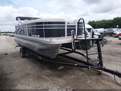 2018 Bennington Pontoon