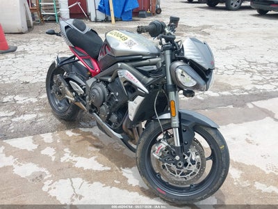 2022 Triumph Motorcycle Street Triple