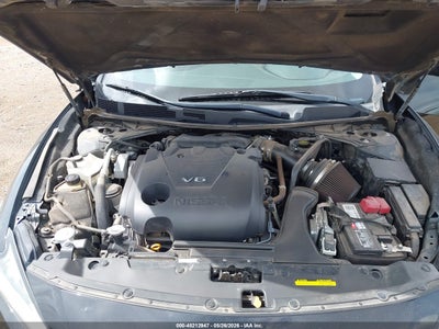 NISSAN MAXIMA