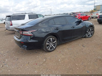 NISSAN MAXIMA