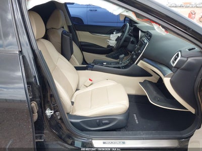 NISSAN MAXIMA