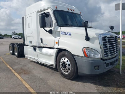 2014 Freightliner Cascadia 125 White Lot 111045217719 Vin 1FUJGLDV8ELFY3006