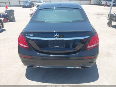 MERCEDES-BENZ E 300